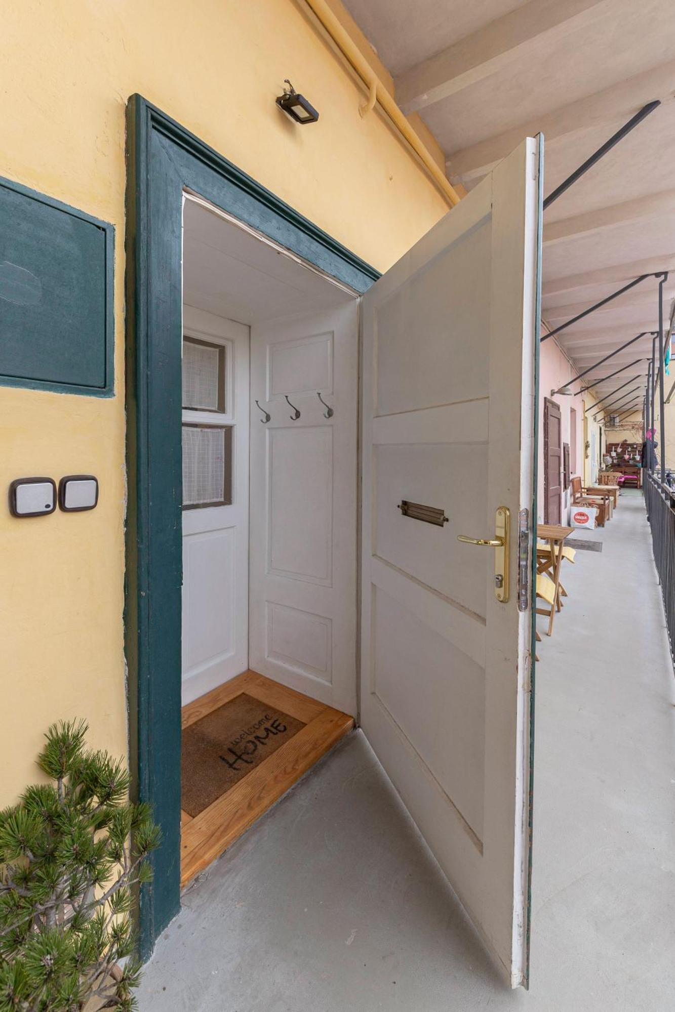 Historical Caserne Apartment リュブリャナ エクステリア 写真